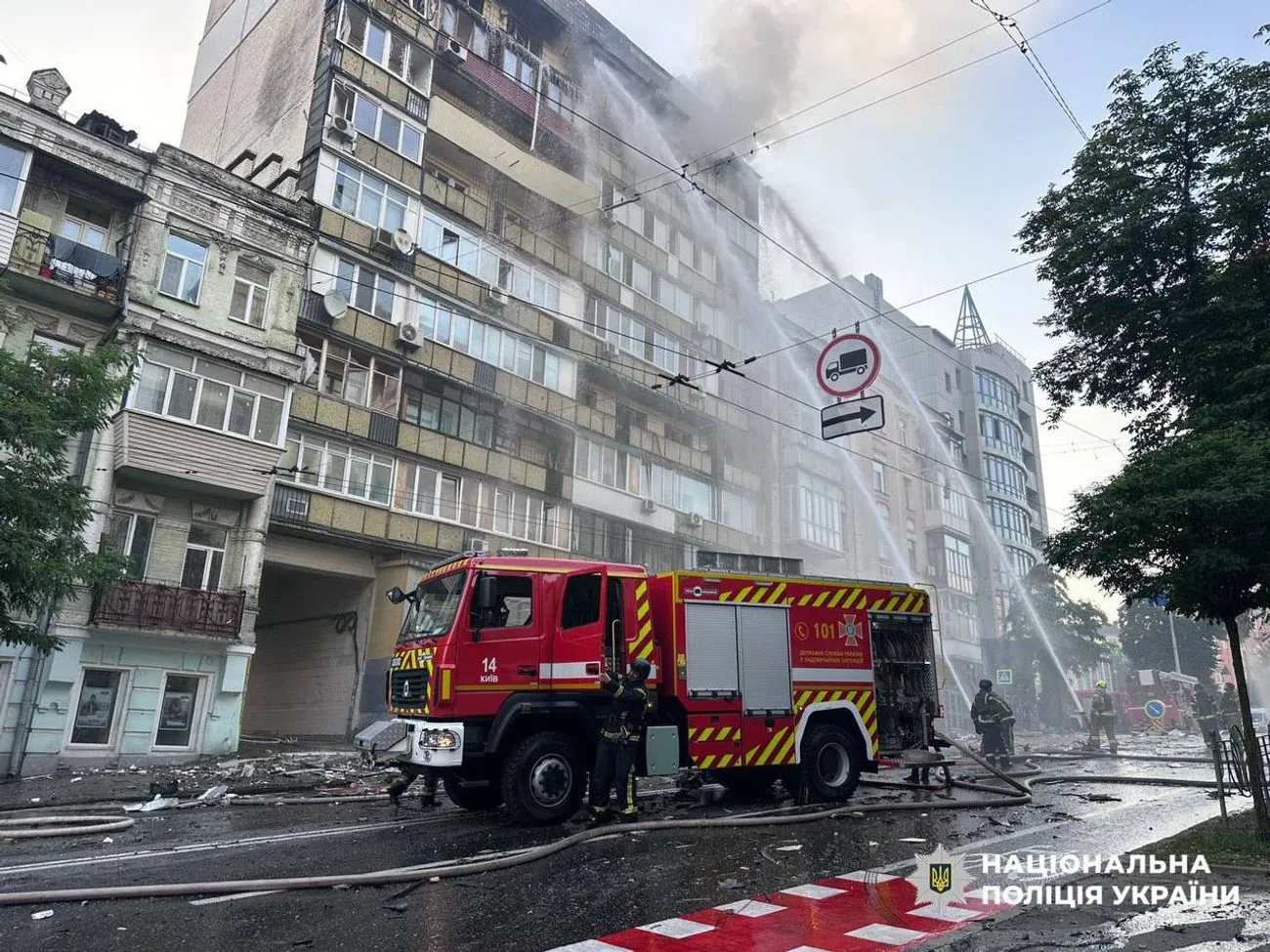Поліцейська серед жертв атаки рф на Київ: показали наслідки