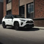 Автопарк України поповнився понад 2,4 тисячі легкових гібридів: Toyota зберігає лідерство