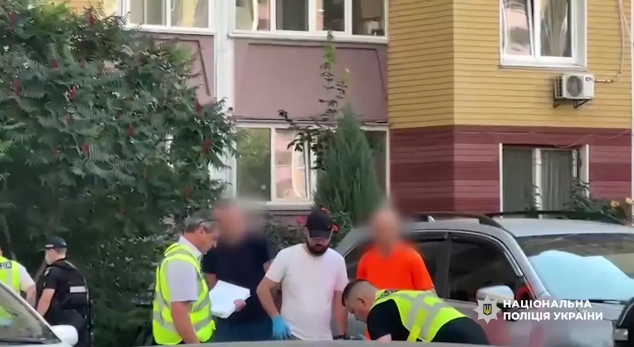 Стрілянина у Києві: поліція показала відео з місця вбивства, стрілка продовжують шукати