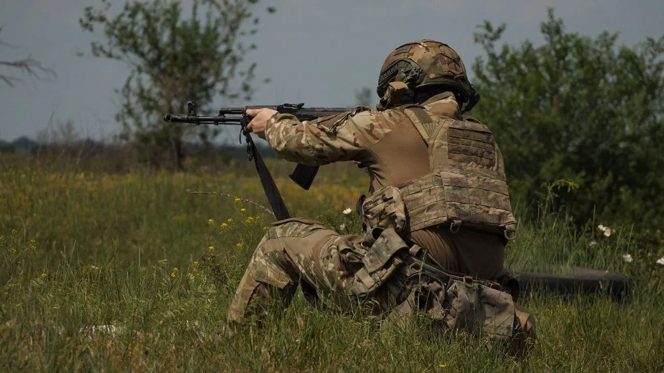 Генштаб про ситуацію на фронті: 131 бойове зіткнення, ворог залучив 1249 дронів-камікадзе