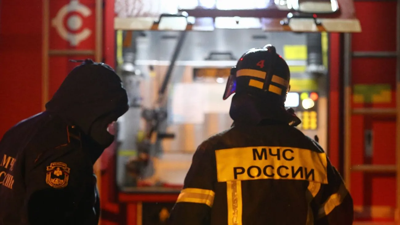 москву атакують безпілотники: росіяни скаржаться на звуки вибухів, аеропорт Внуково ввів план