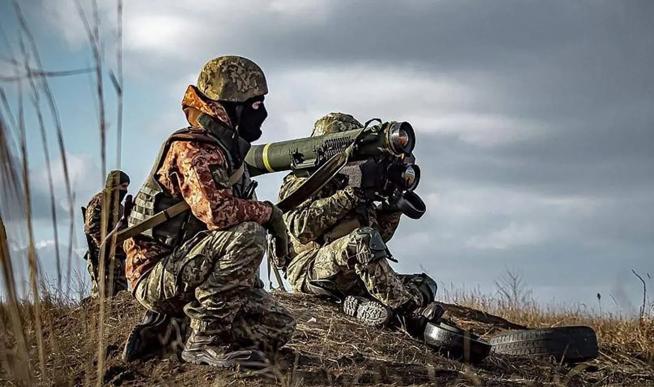 Чоловік, який напав з ножем на відвідувача ТРЦ в Києві, виявився колишнім військовим