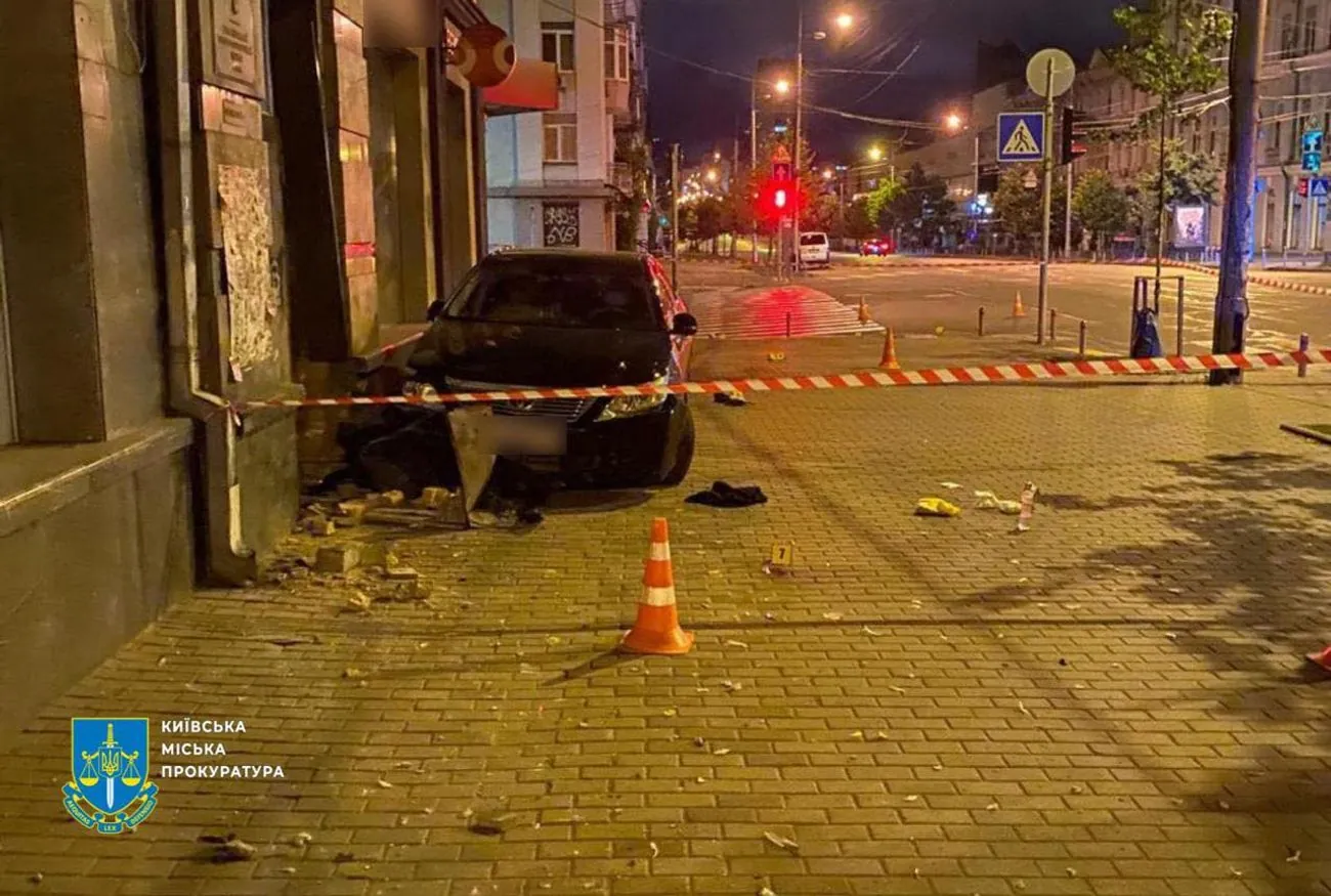 У лікарні померла жінка, яку в Києві збив працівник прокуратури Молочний