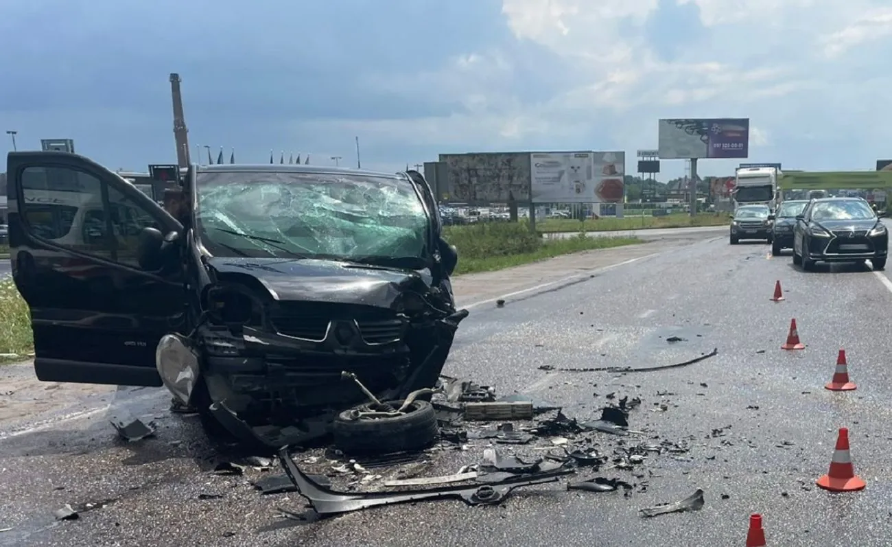 Чоловік, який напав з ножем на відвідувача ТРЦ в Києві, виявився колишнім військовим