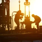 Нафта дешевшає на тлі зважування ринком кінця літнього сезону в США та проблеми поставок Індії