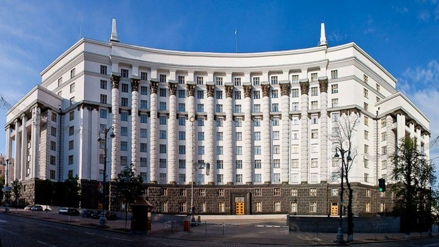 Кілька міністрів отримали нових заступників: що відомо