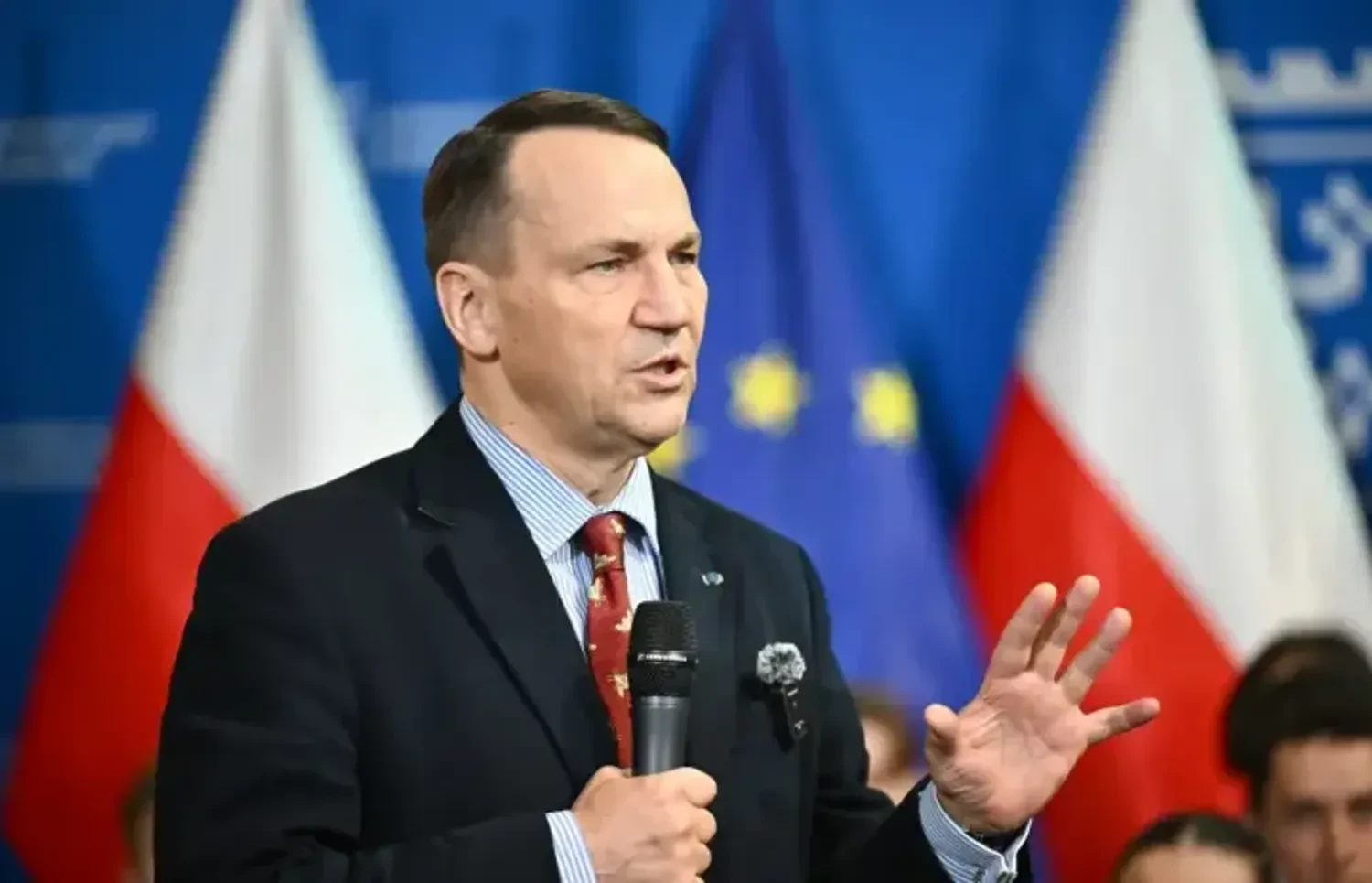 Польща запрошує українського командира Роберта Бровді після заборони на в