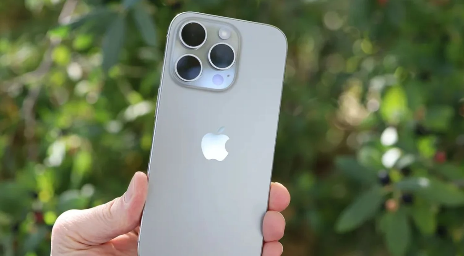 Попит на iPhone 17 перевершив очікування: люди охочіше замовляють, ніж торік iPhone 16
