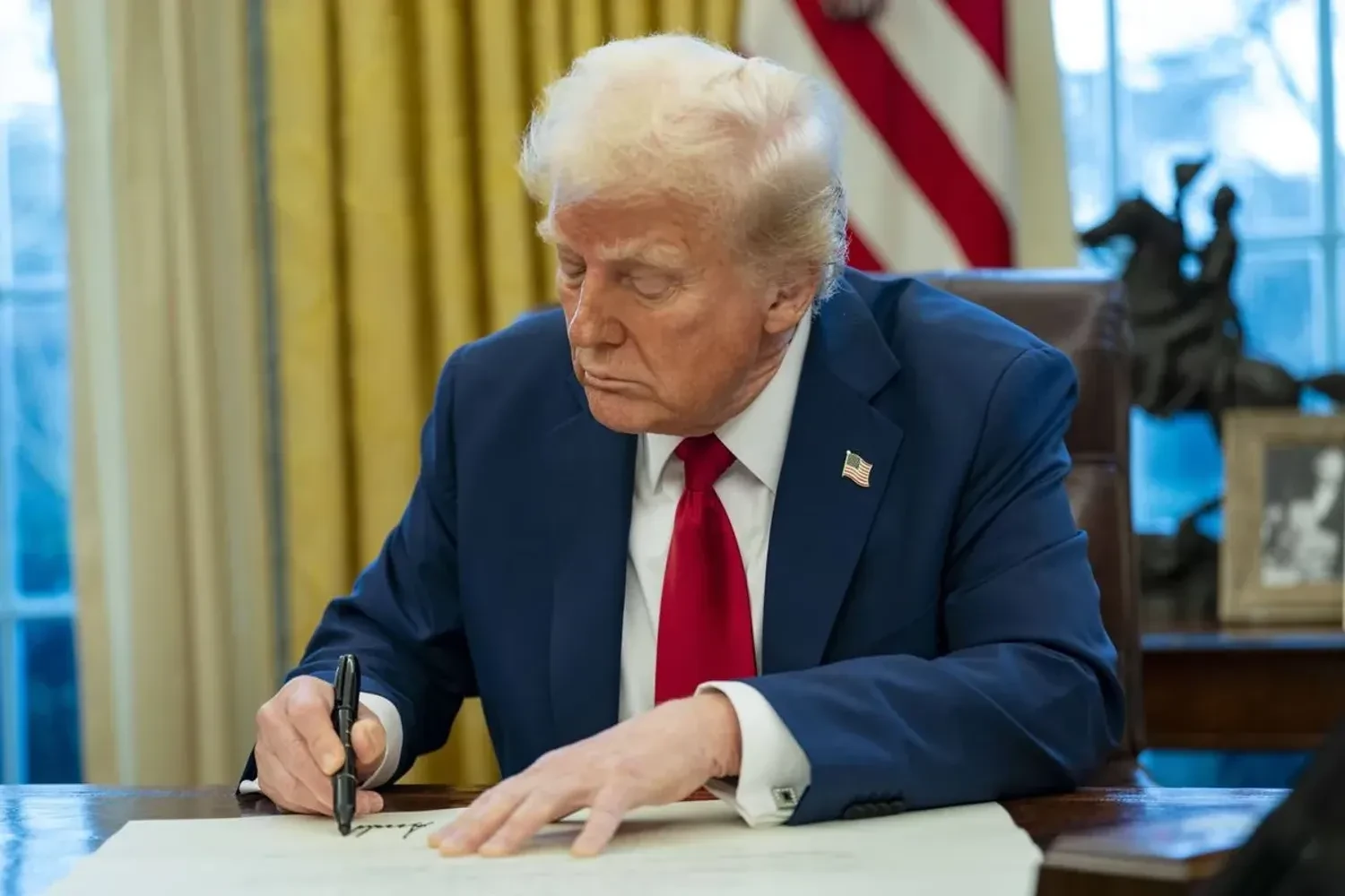 Трамп підписав указ про санкції проти країн, що утримують громадян США