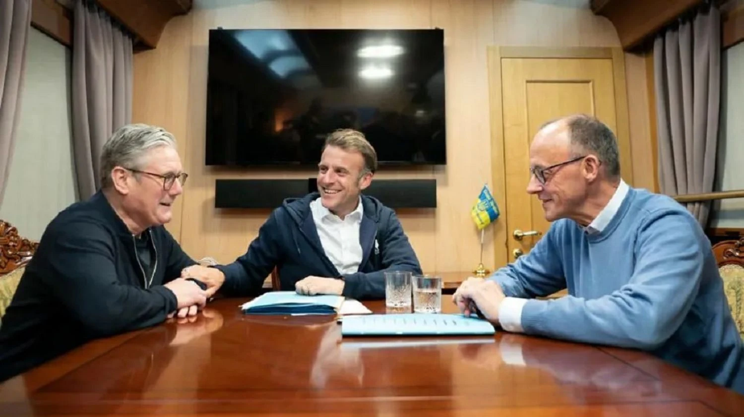 Стармер, Макрон та Мерц домовилися про використання заморожених російських активів – Reuters