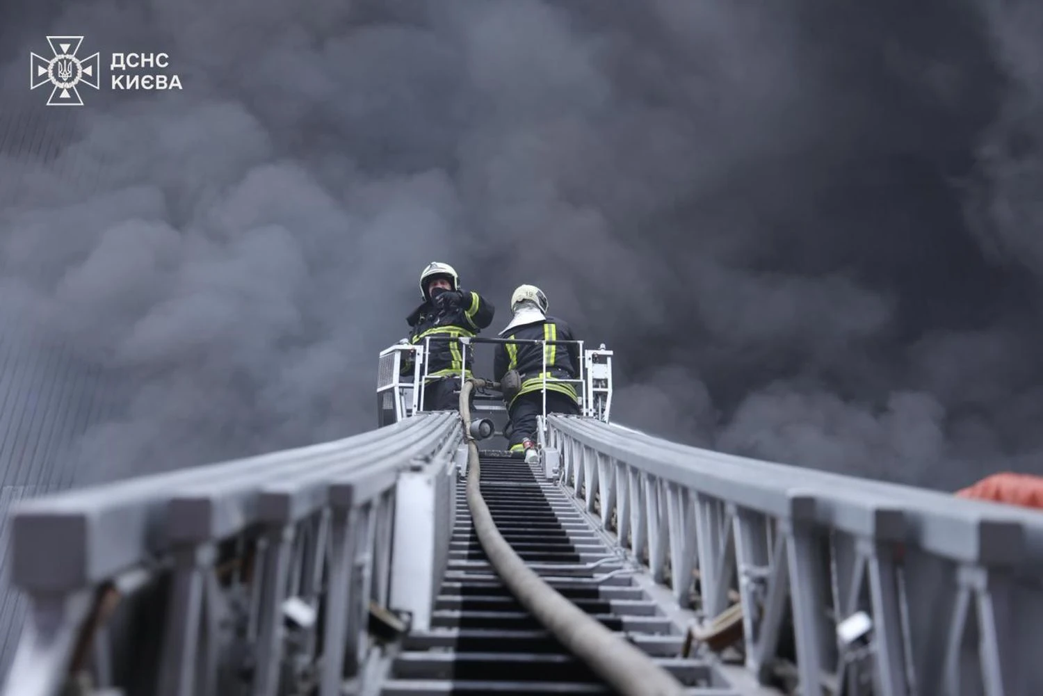 Нічний удар рф балістикою по Києву: кількість жертв зросла до двох