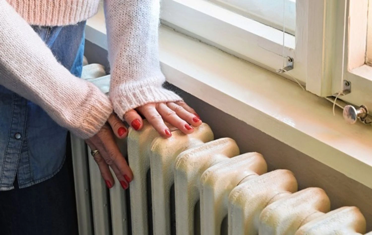 Два мікрорайони Києва залишились без тепла та гарячої води через аварію на тепломережі