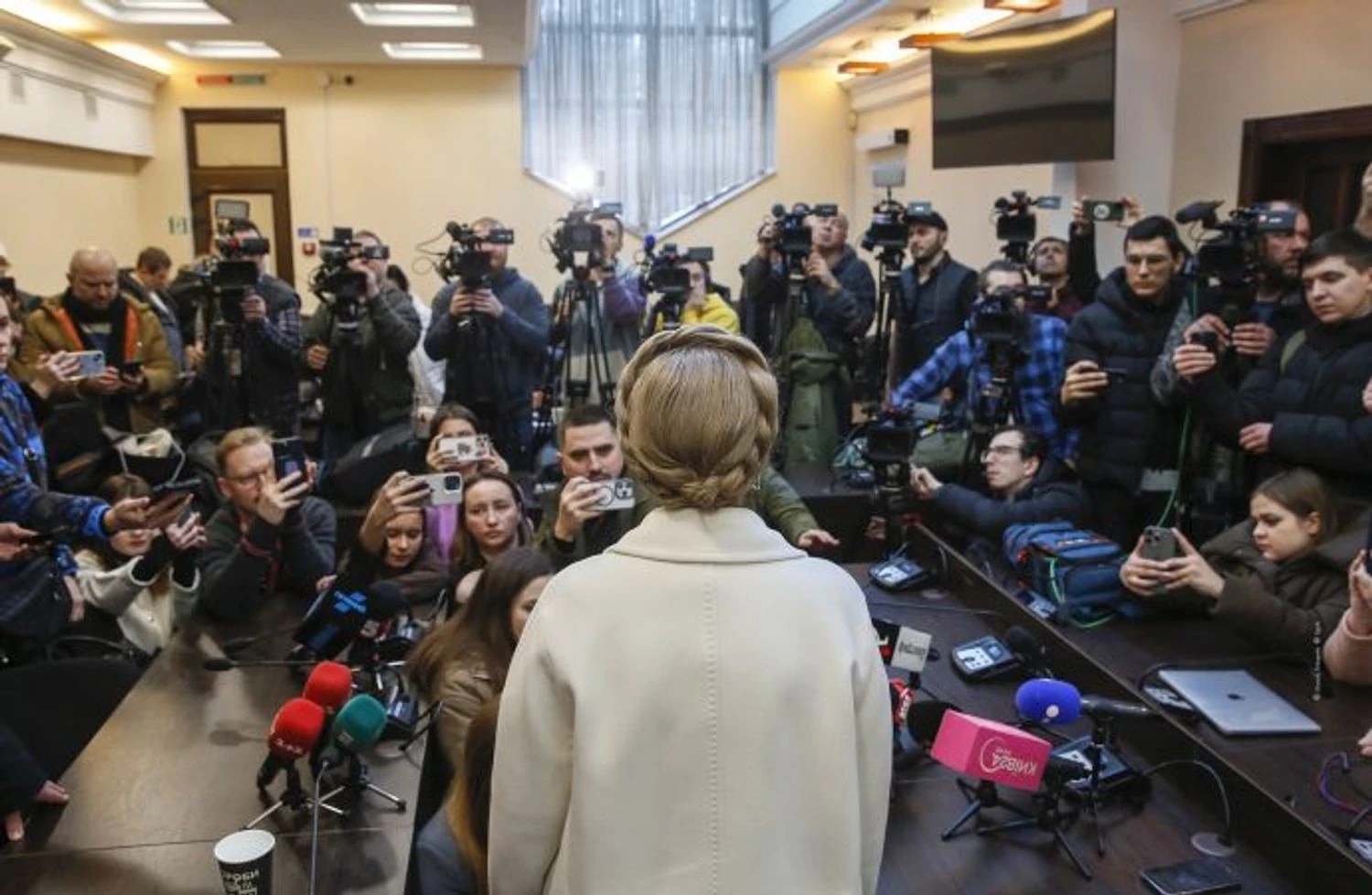 Шоу у ВАКС: жарти, критика, емоції і застава для ТимошенкоВищий антикорупційний суд призначив Юлії Тимошенко заставу 33,28 млн грн. Її підозрюють у пропозиції неправомірної вигоди
нардепам.Політика • 16:00 • 10221 перегляди