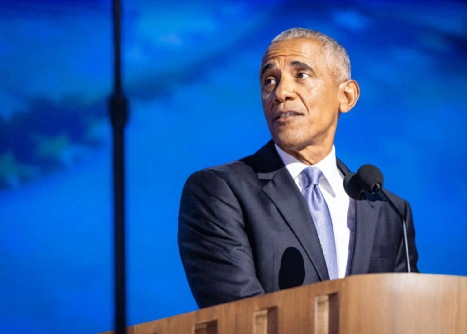 Обама відреагував на расистське відео Трампа, де його з дружиною зобразили мавпами