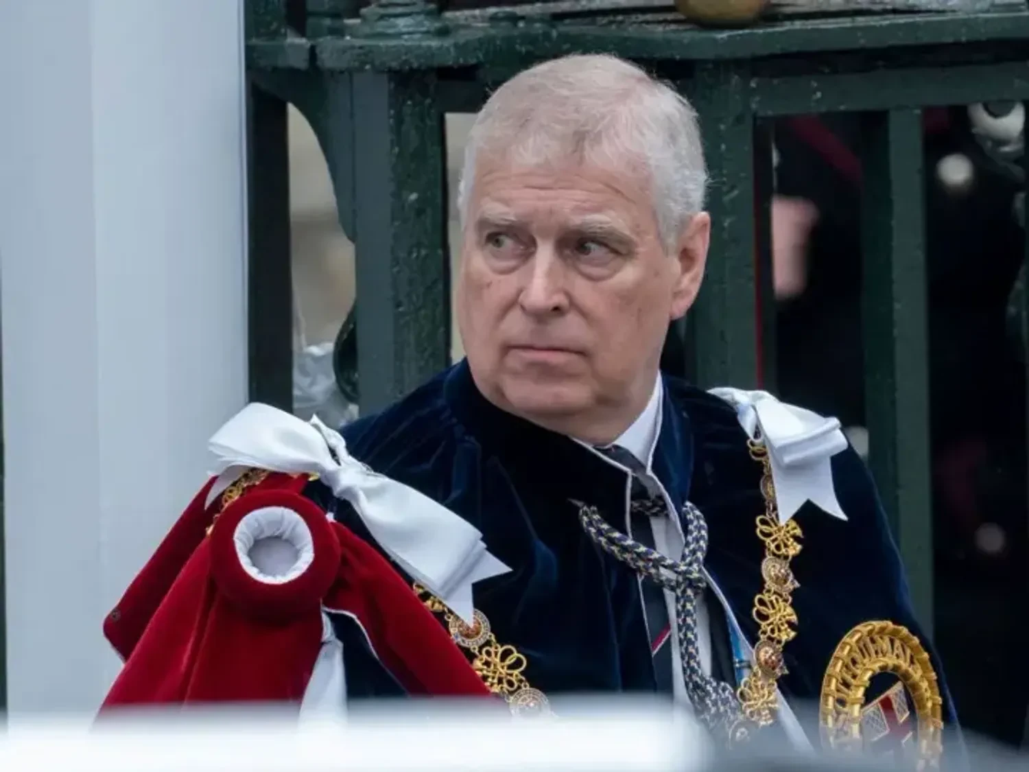 "Закон має бути виконаний" - Король Чарльз III відреагував на арешт брата принца Ендрю