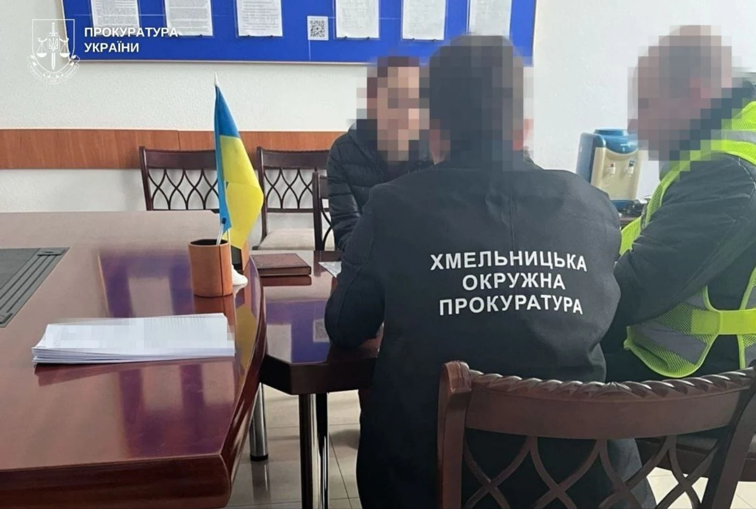 На Хмельниччині двох посадовиць міськради підозрюють у розтраті 2,6 млн грн на житлі для ВПО