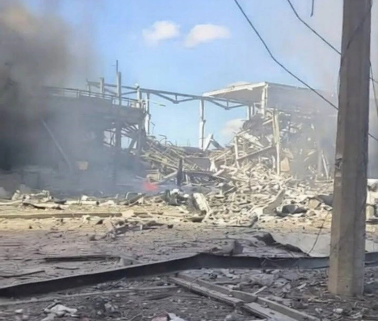Потужний вибух на заводі “Точмаш” у Донецьку знищив склад боєприпасів та БПЛА