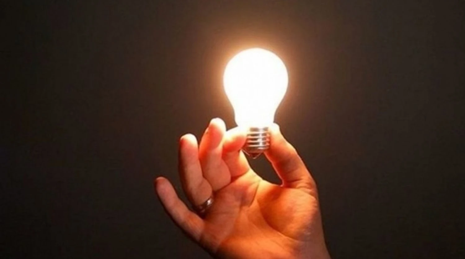 Завтра в Україні графіки діятимуть лише для промисловості, побутові споживачі будуть зі світлом весь день