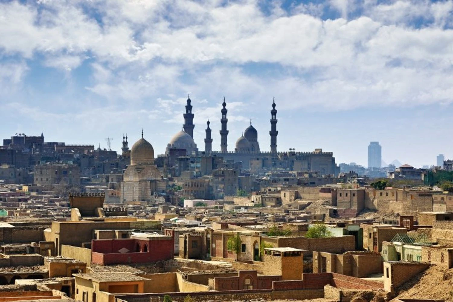 Єгипет почне обмежувати споживання електроенергії через війну на Близькому Сході