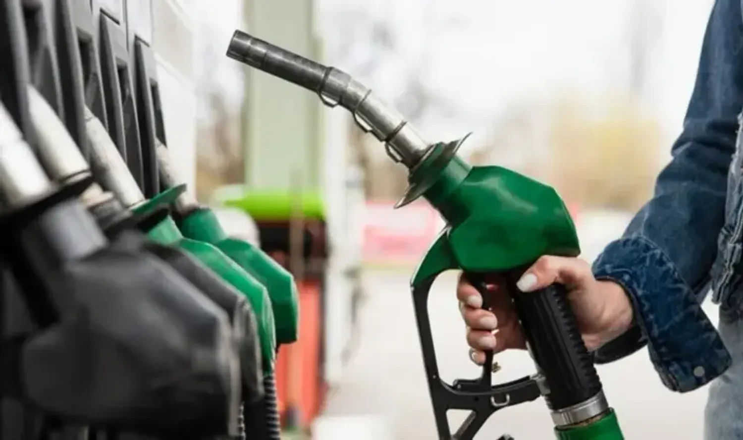 Кабмін пояснив, чому замість зміни акцизів в Україні запровадили кешбек на пальне