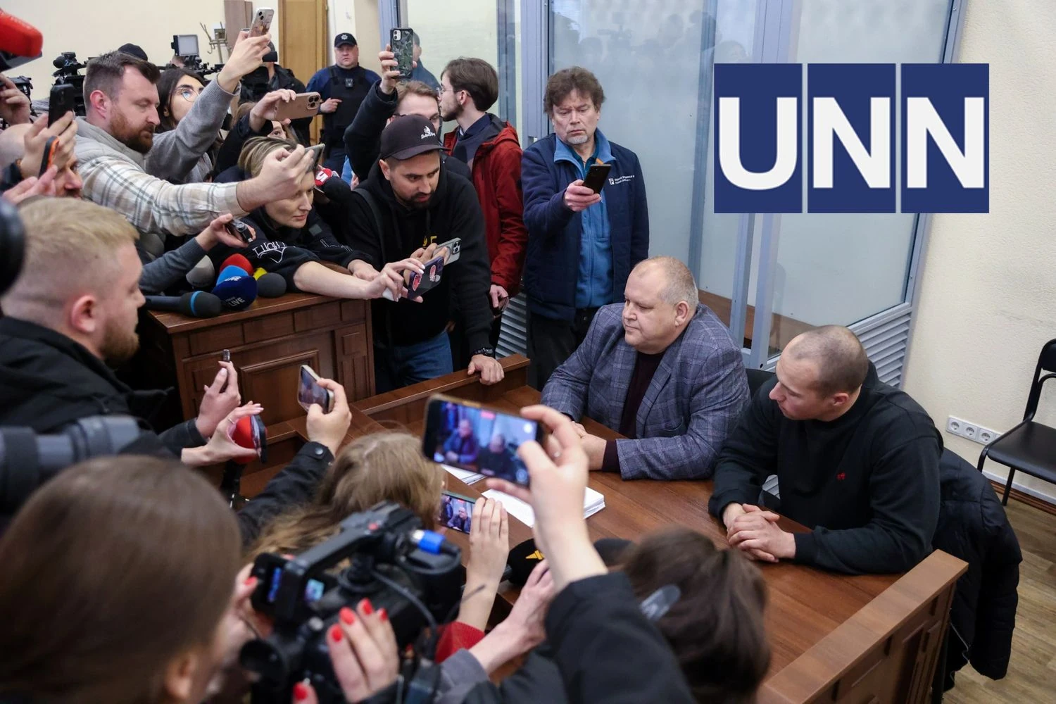 Суд обирає запобіжний захід поліцейським, які втекли з місця теракту в Києві