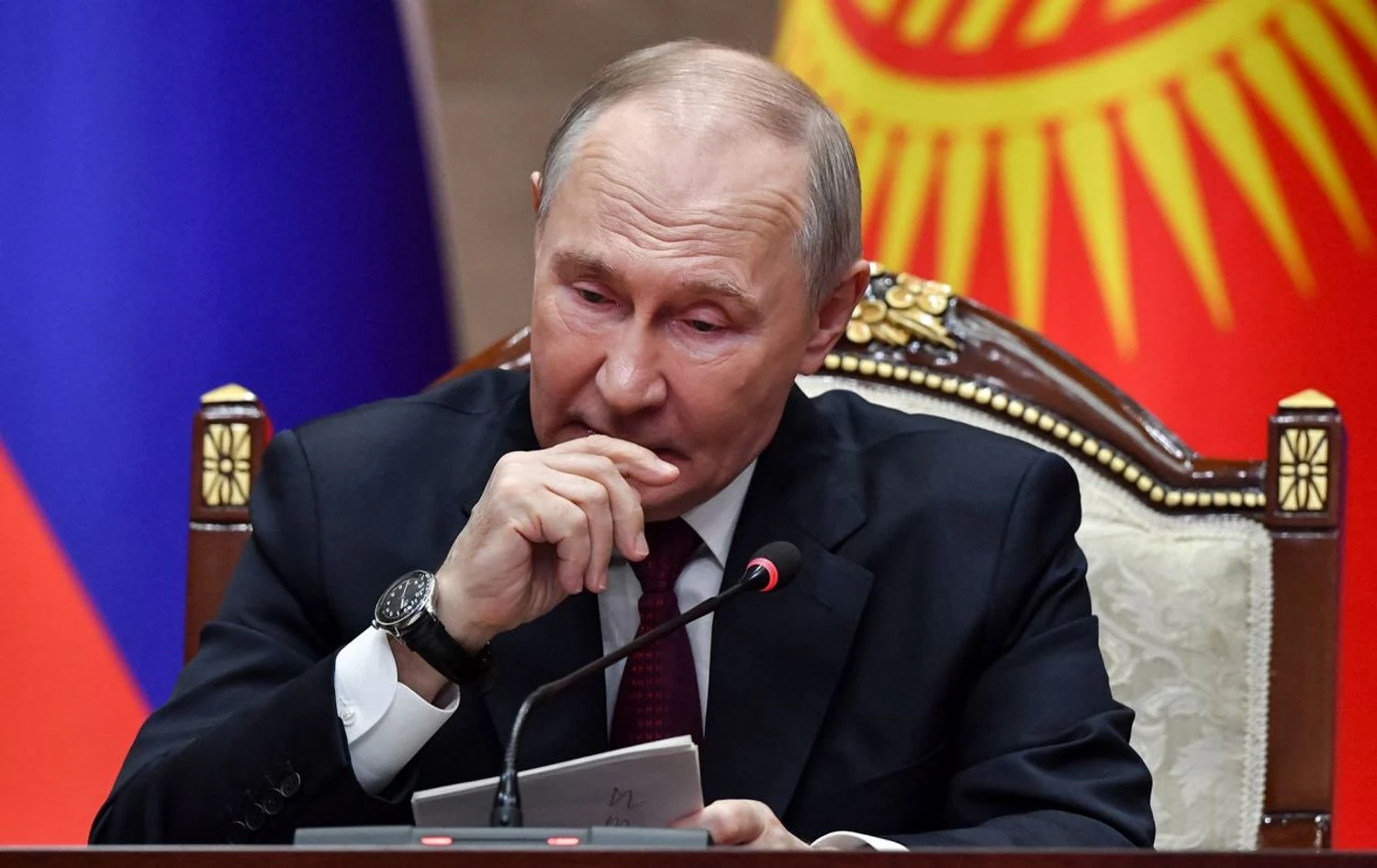 путін привчає росіян до життя під