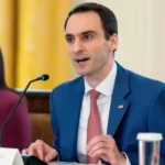 США обіцяють придушити китайські компанії за використання американських ШІ-моделей