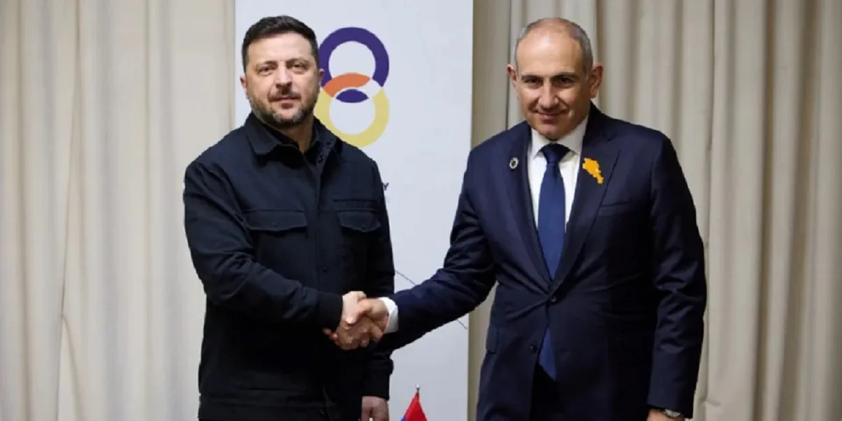 Вірменія не є союзником росії у питанні України – ПашинянПашинян заявив, що Вірменія не є союзником росії у питанні України. Єреван надає гуманітарну допомогу Києву та прийняв з візитом
Володимира Зеленського.Політика • 7 травня, 21:28 • 13436 перегляди