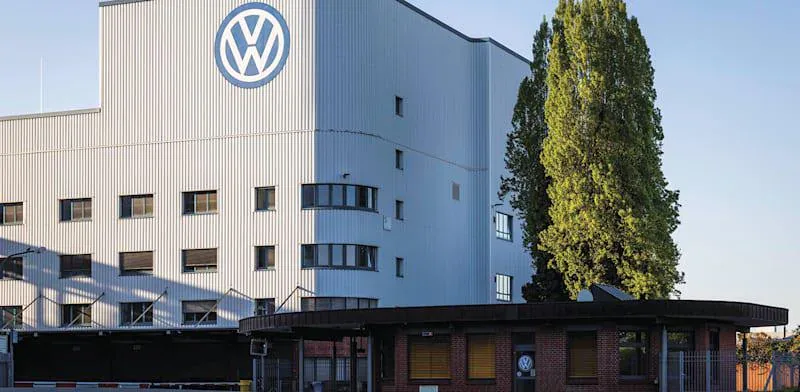 Volkswagen та Rafael наближаються до угоди щодо виробництва систем ППО у НімеччиніVolkswagen та Rafael створять спільне підприємство для випуску систем Iron Dome. На заводі в Оснабрюці збиратимуть військові
вантажівки для ППО.Економіка • 13 травня, 13:12 • 2438 перегляди