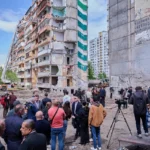 Понад 60 дипломатам показали місце влучання російської ракети у багатоповерхівку в Києві