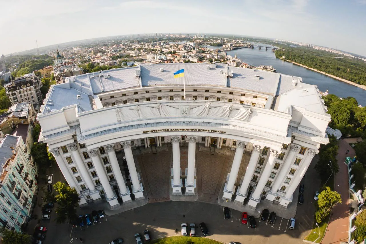 Будівля МЗС України вперше з часів Другої світової постраждала від обстрілу - Сибіга