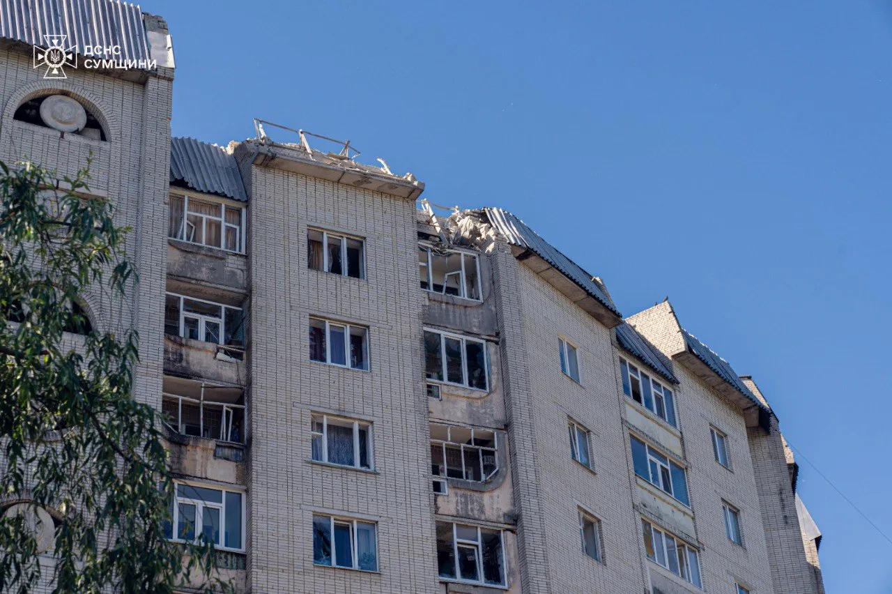 Суми вранці зазнали удару рф попередньо з артилерії, є постраждалі - МВА
