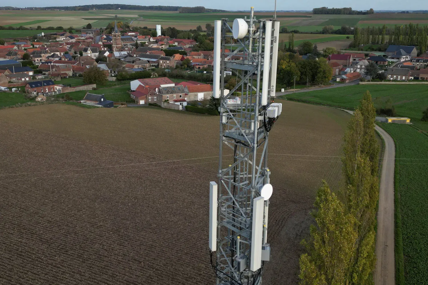 Гібридна війна з орбіти: російські супутники глушать GPS-сигнали в Європі - ЦПД
