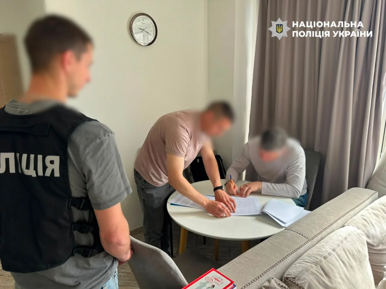 За схему виїзду за кордон на "музичні гастролі" підозру отримав не лише ексочільник Мінкульту - з